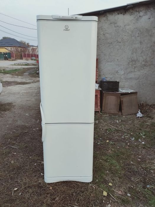 Продам холодильник