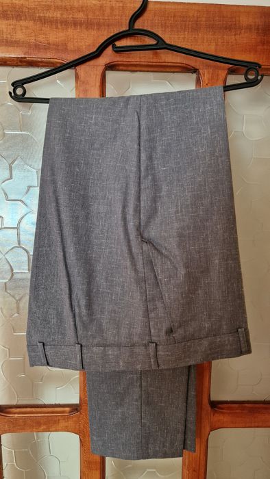 Vând costum bărbați elegant