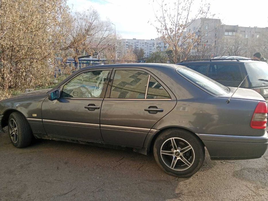 продам машину мерседес бенс