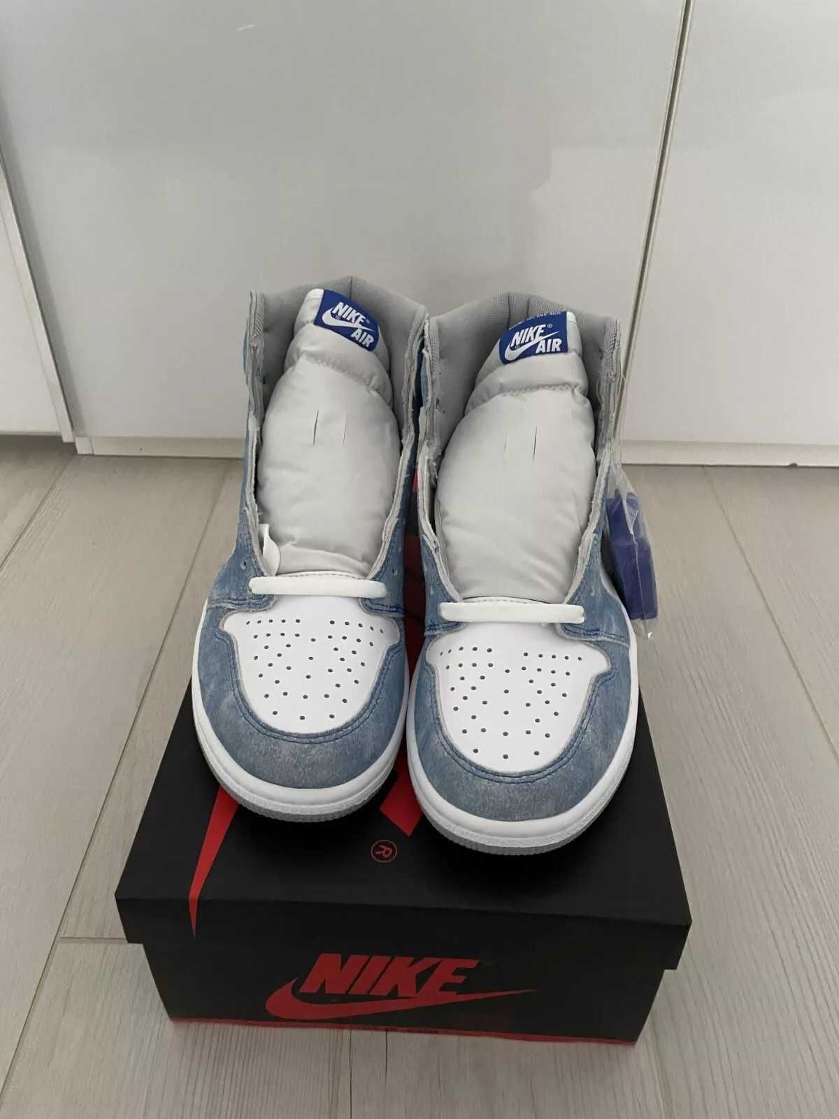 Adidasi Nike Jordan 1 Retro Hyper Royal Smoke Grey (GS)