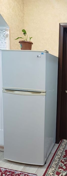 Холодильник с морозкой