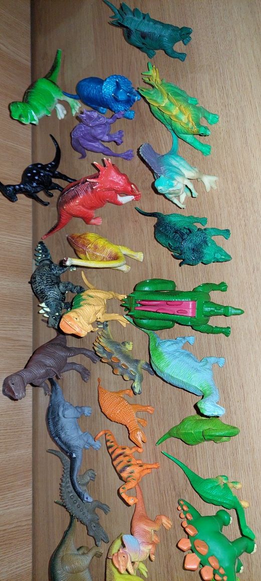 Lot de figurine dinozauri