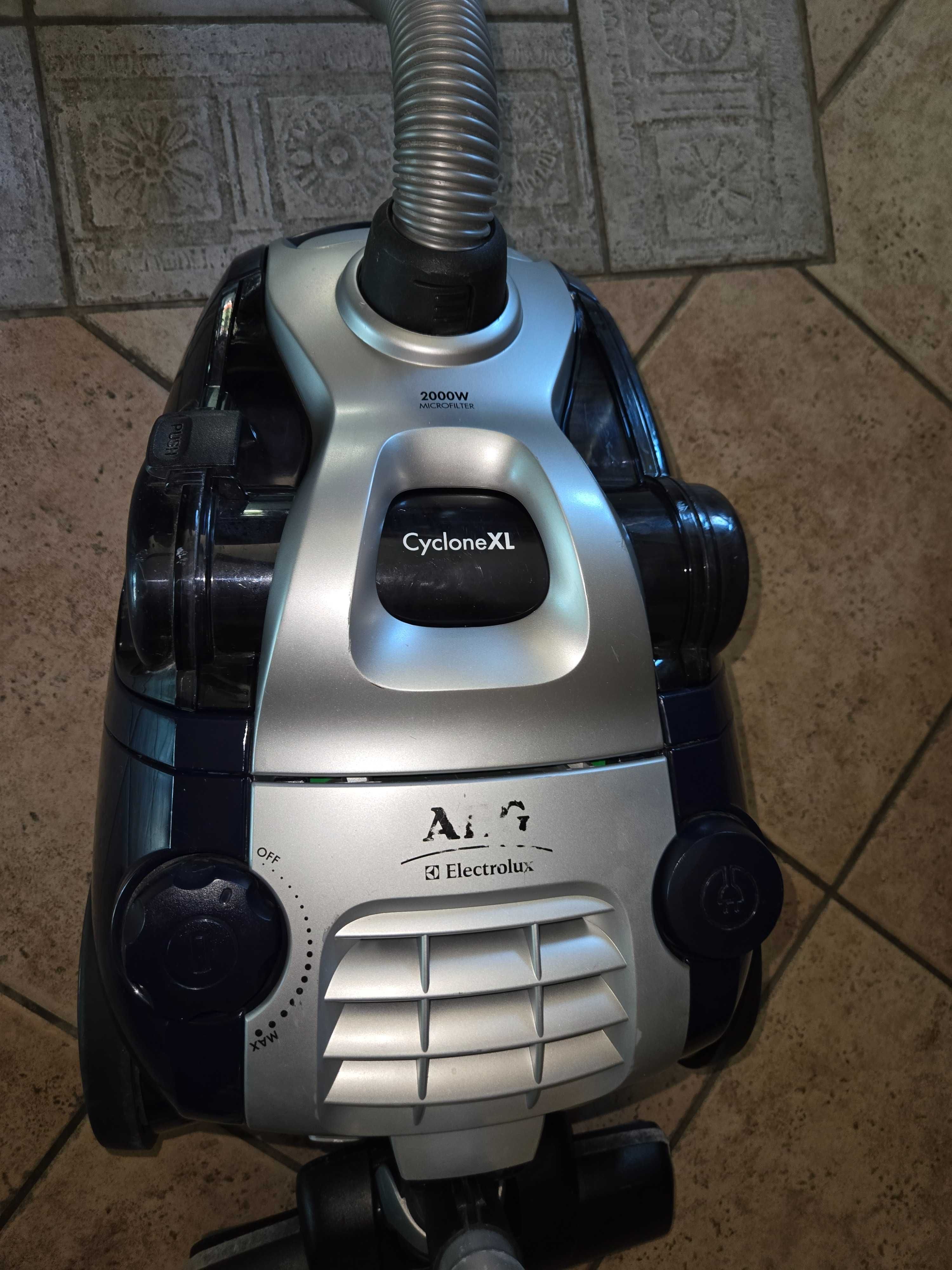 Прахосмукачка AEG, Electrolux CycloneXL 2000w