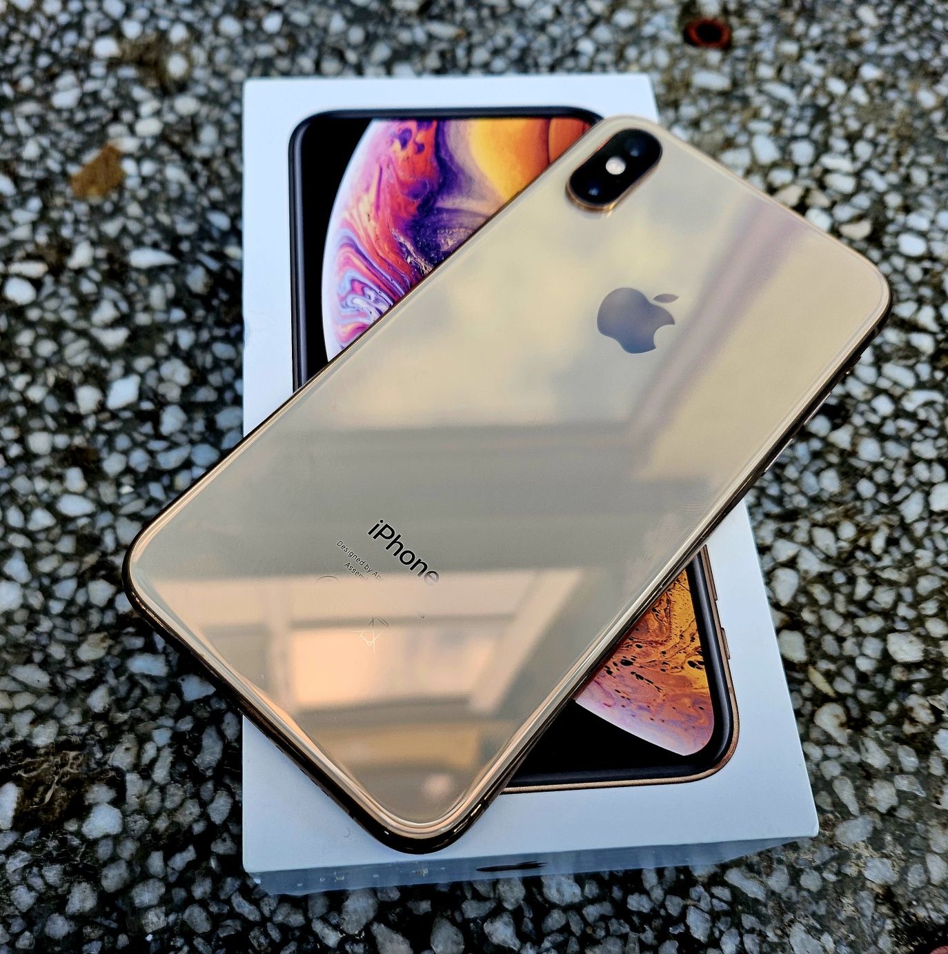 Iphone XS gold 64gb foarte ingrijit la pret fix !