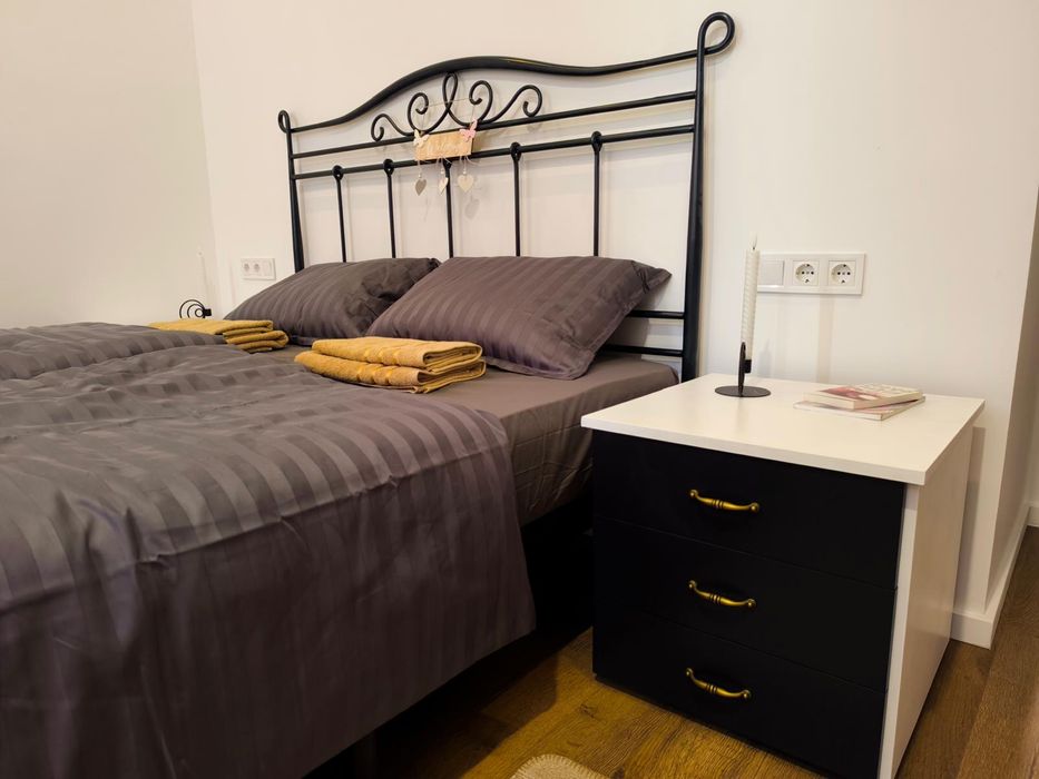 Vând apartament 3 camere, Central, Turda, 47 mp, parter, curte comună