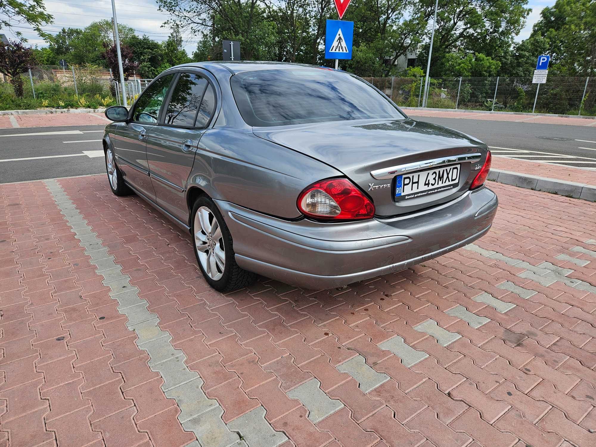 Vând Jaguar X-Type 2008 avariat în spate