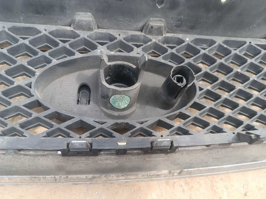 Решетка с емблема за Форд Фокус 2004 - 2008г.