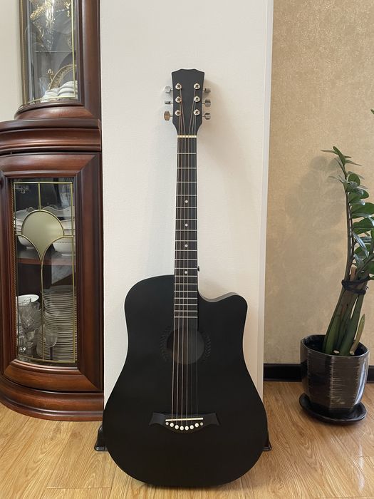 Акустическая гитара