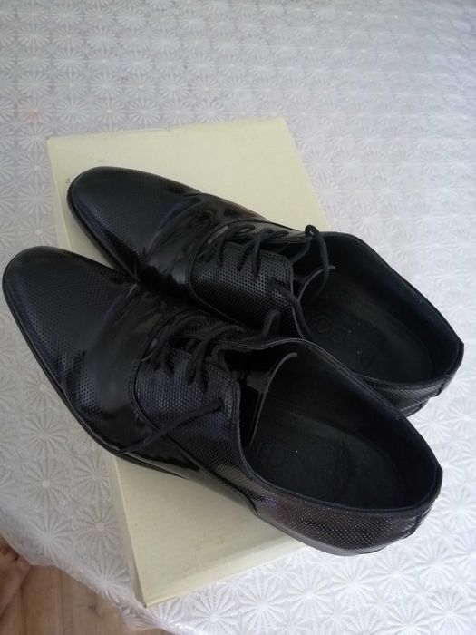 Pantofi eleganți Baggi din piele negru lucios
