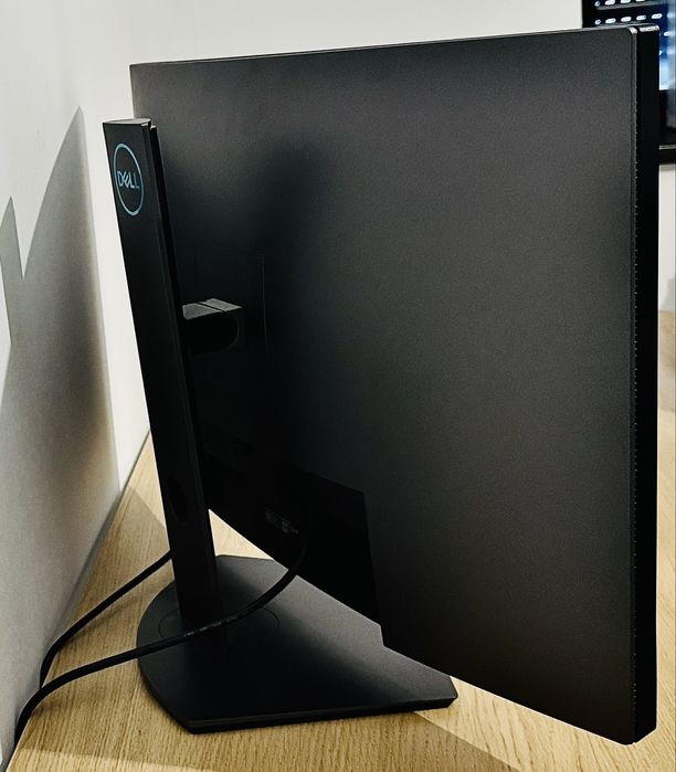 Monitor DELL S3220DGF - 2560 x 1440 - 165 Hz.