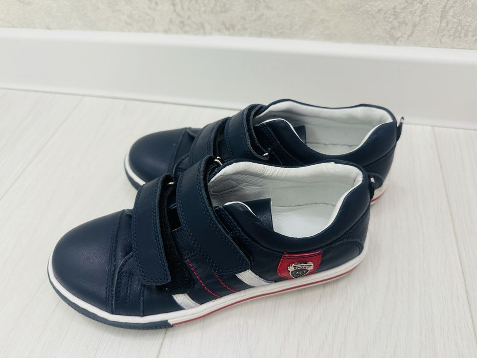 Кроссовки новые 32 р