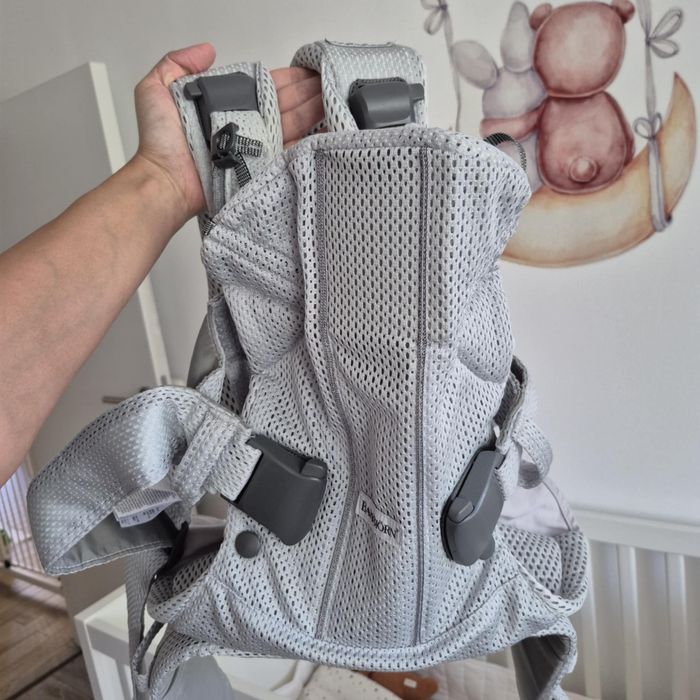 Чисто НОВА МАРКОВА раница за носене на бебе BABY BJORN