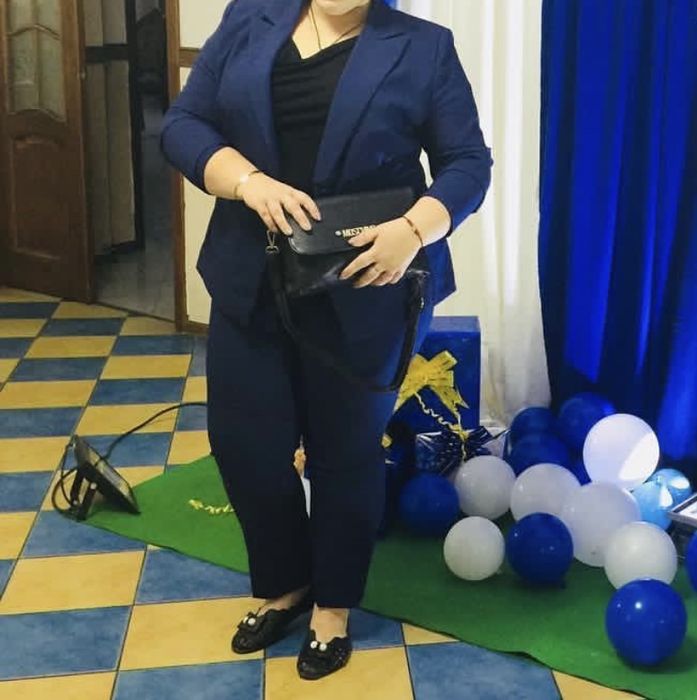 Продам костюм женский