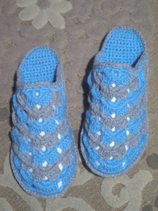 Продам вязаные тапочки