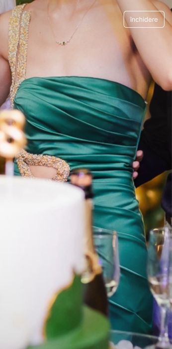 Vand rochie facuta pe comanda, corespunde cu marimea S
