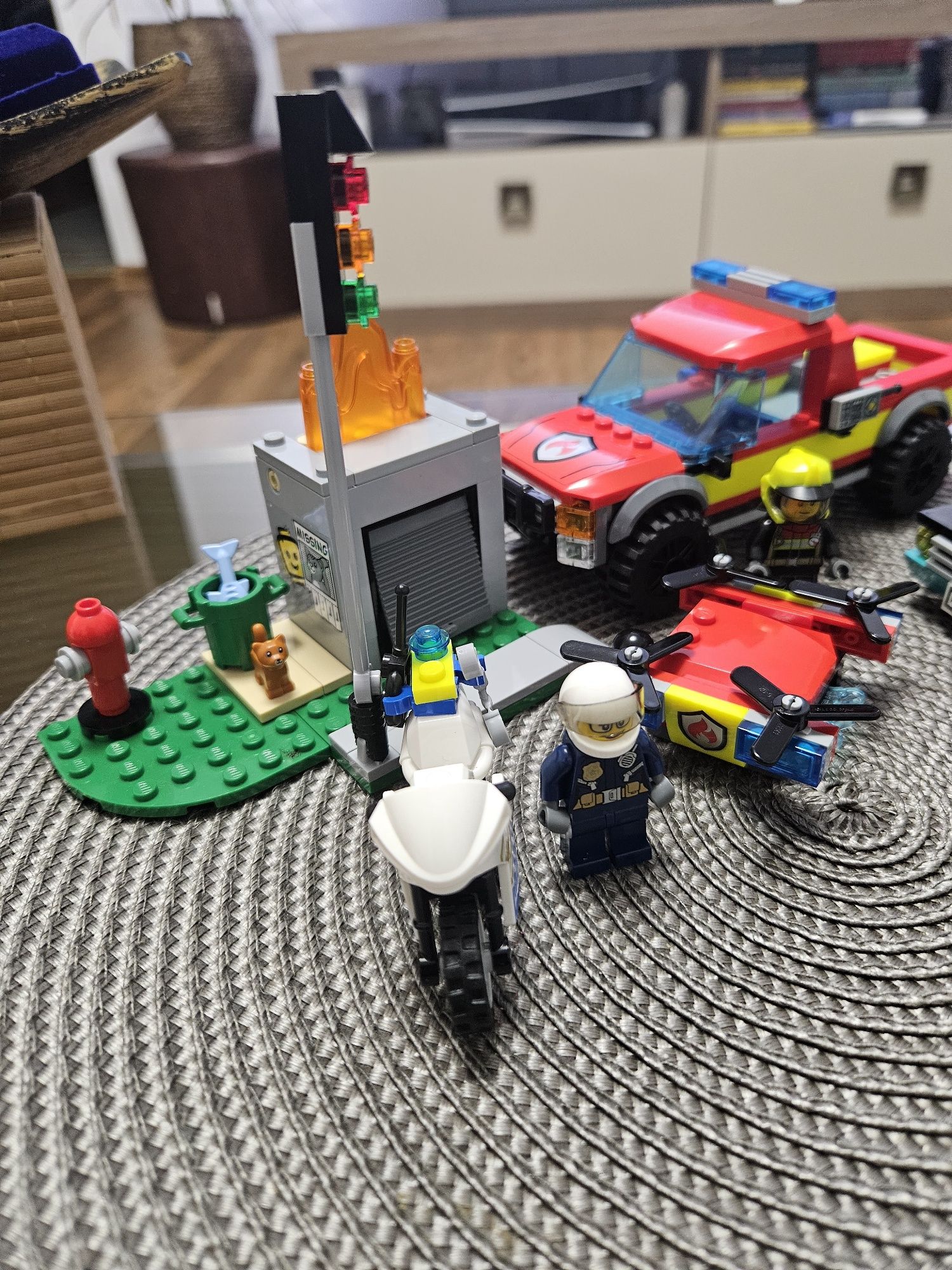 Lego City Stingere de incendiu și urmărire polițistă 60319