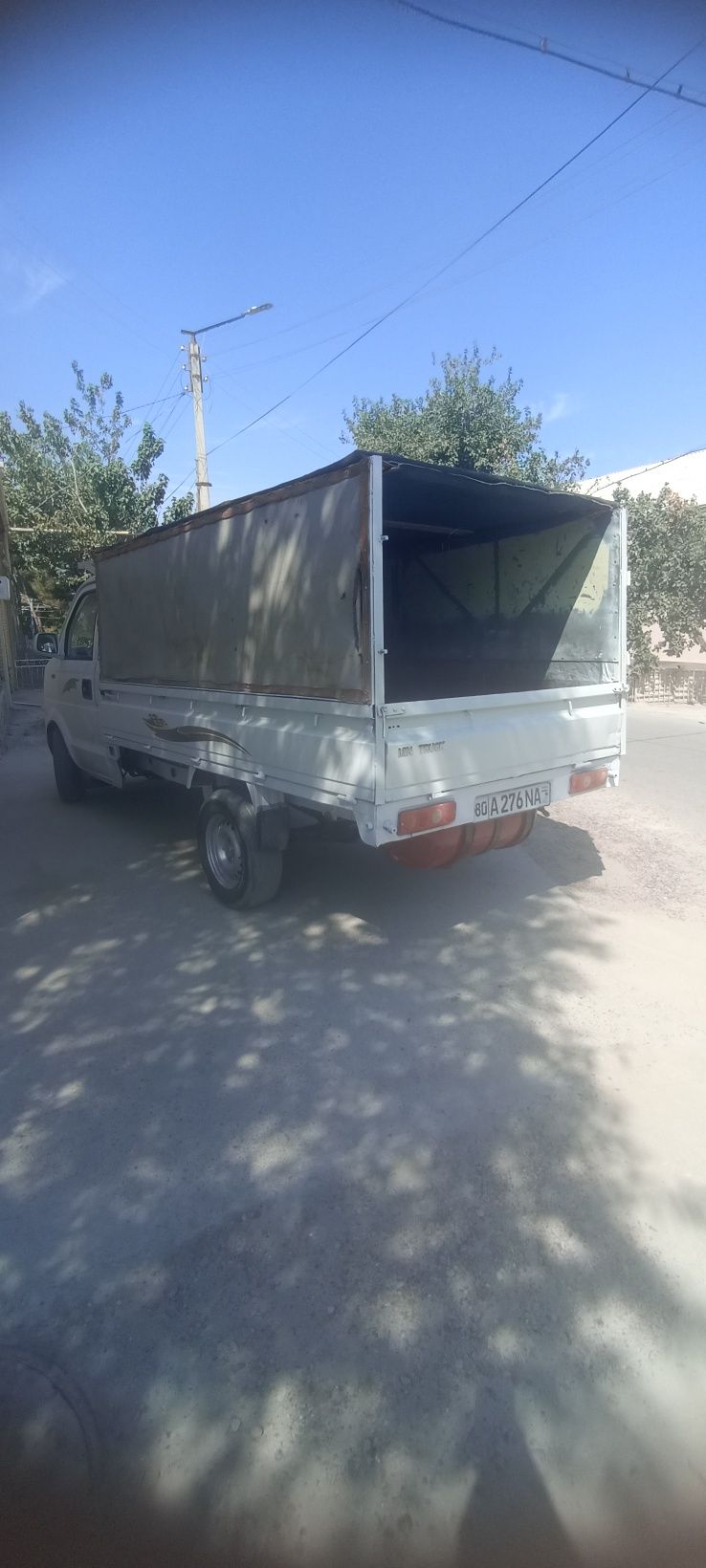 Dongfeng yengil yuk avtomobili sotiladi