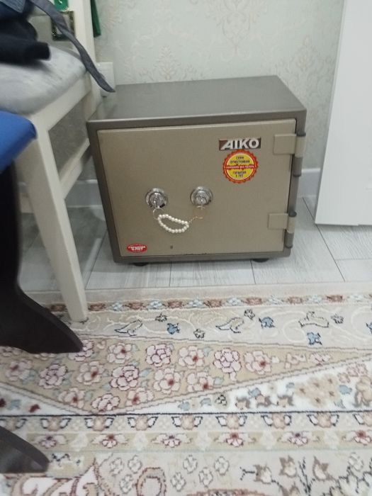 Сеиф продам огестоики