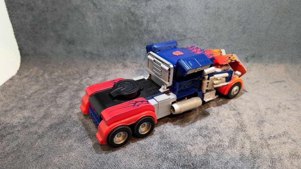 Optimus Prime Transformers Hasbro 2010