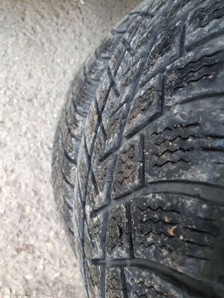 4 зимни гуми Michelin 215 60 17