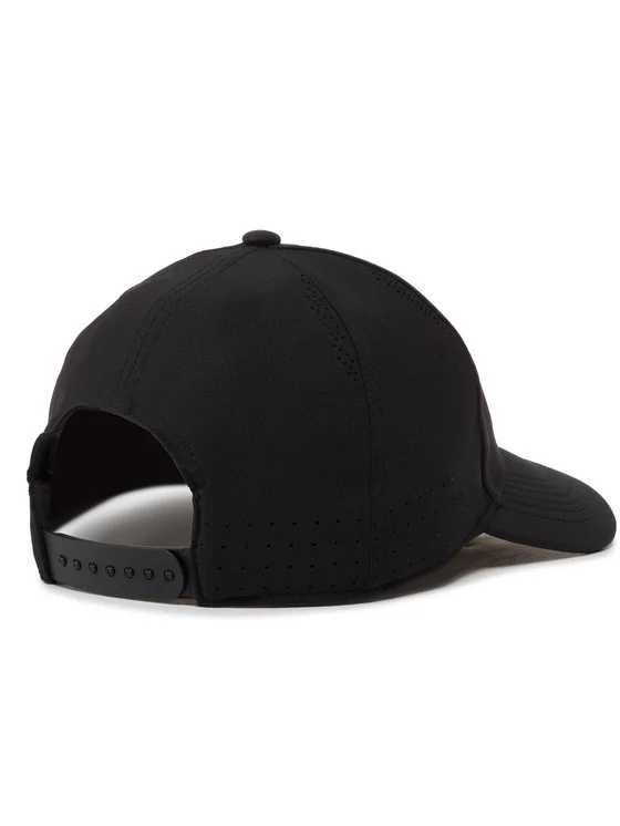 Шапки с козирка на Nike