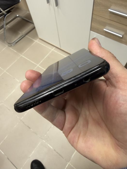 Oppo F7 4/64gb - отличен