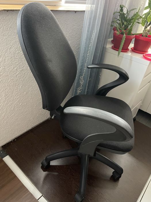 Scaun rotativ de birou