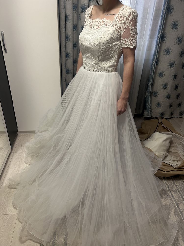 Rochie de mireasa noua  masura s-m