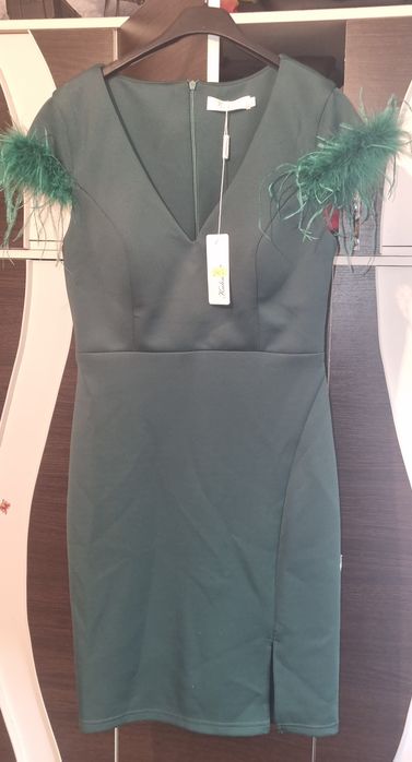 Vand rochie nouă. Mărimea L