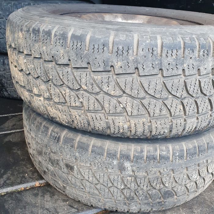 Vând 4 jante tabla cu anvelope iarna Ford.Pret pentru TOATE 4! Tranzit