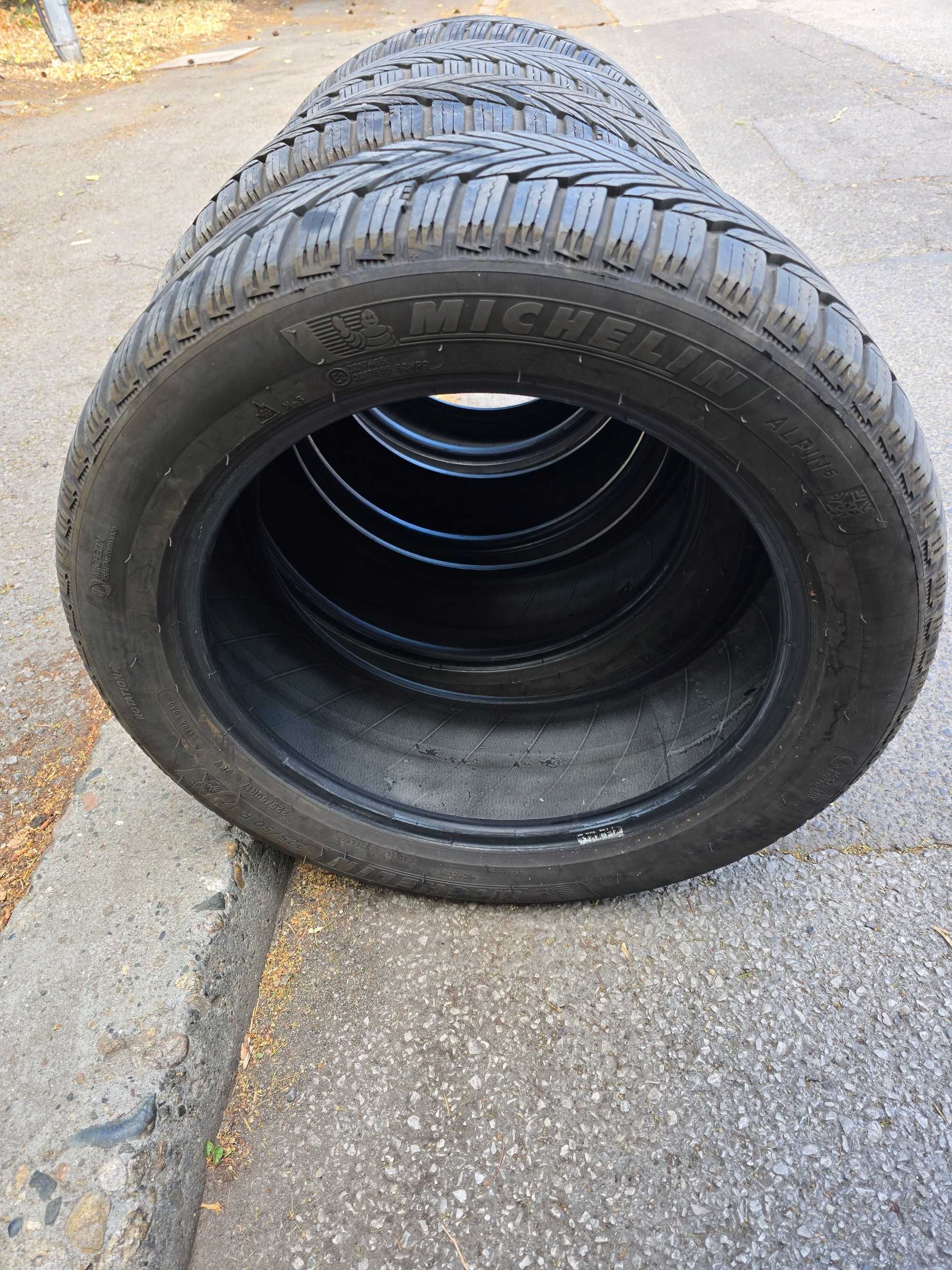 4 бр. Зимни гуми Michelin 225/50 R17 - Автомобилни гуми DOT 2022