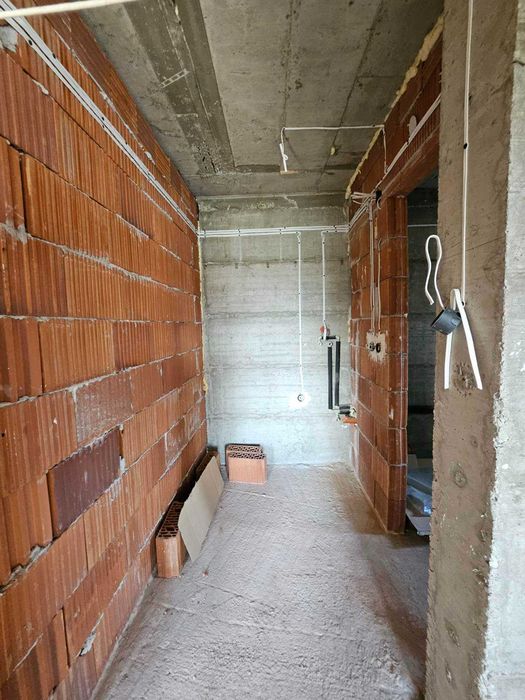 Продава се Двустаен апартамент в Пловдив, Остромила - 63 кв.м за 1270 €/кв.м - Снимка #3