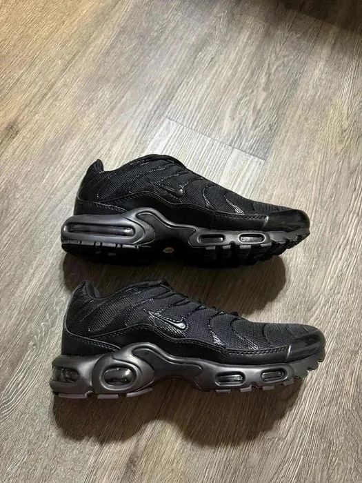 Nike Air Tn 42 / 43 / 44 noi/new