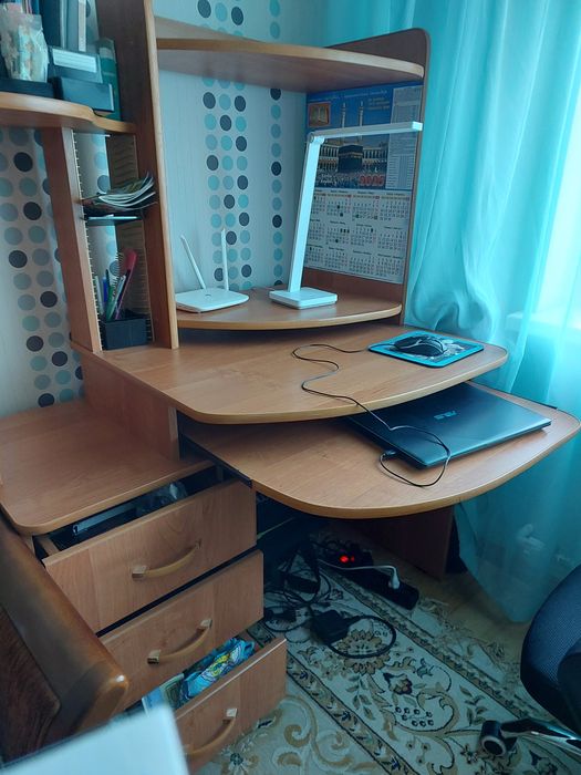 Стол компьютерный