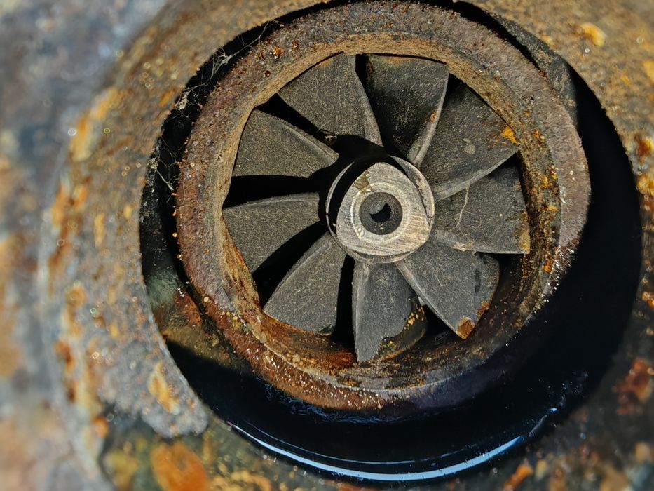 Vând turbo Opel vivaro 2.5