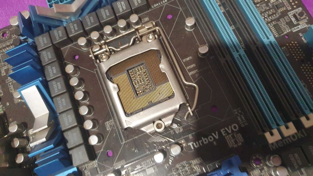 Lot Placi de baza Soker 1200 si altele AMD