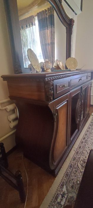 Комод для гостевой зал хороший состояние идеально