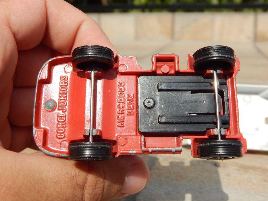 Macheta Mercedes LS 337 + semitrailer cap tractor camion Corgi Juniors