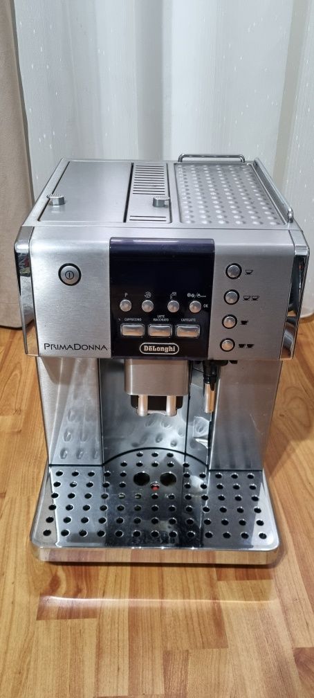 Espressor Delonghi Prima Donna, cafea boabe si macinata
