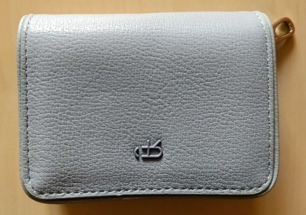 Малък сив портфейл Parfois, неизползван