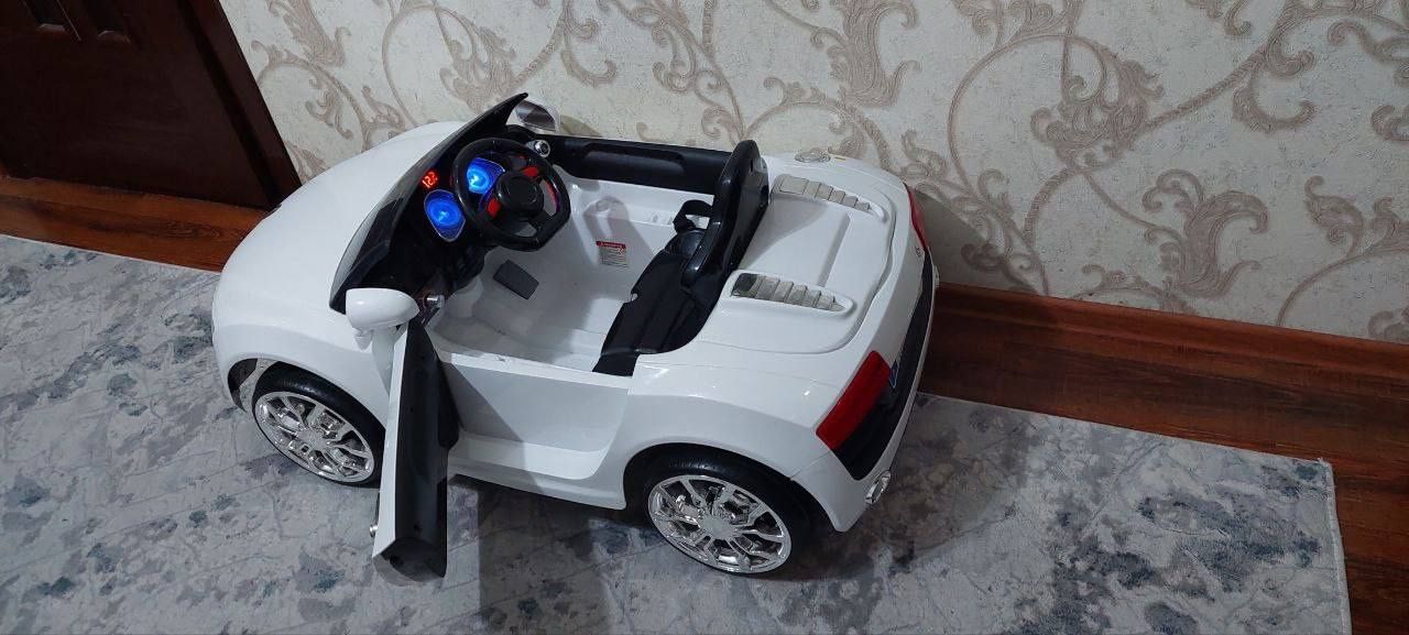 Детская машина электромобиль с пультом