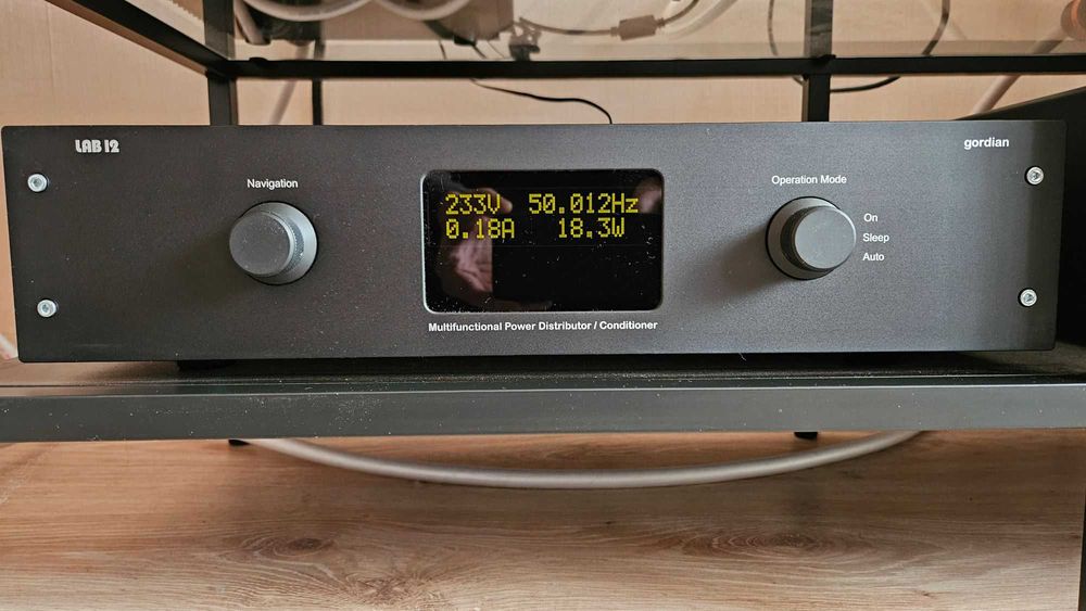 LAB 12 Gordian Multifunctional Power Distributor / Conditioner
