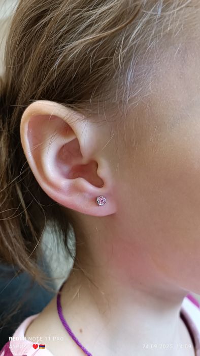 Прокалывание ушей только с выездом на дом в салоне не работаю