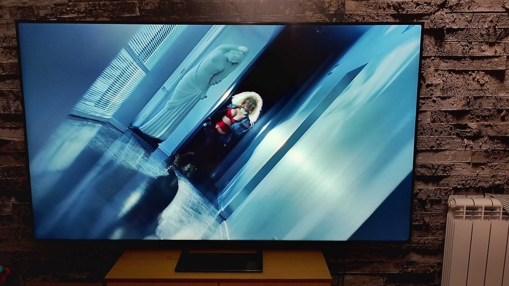 Samsung 75" AU9072, VRR, HDR, 4K