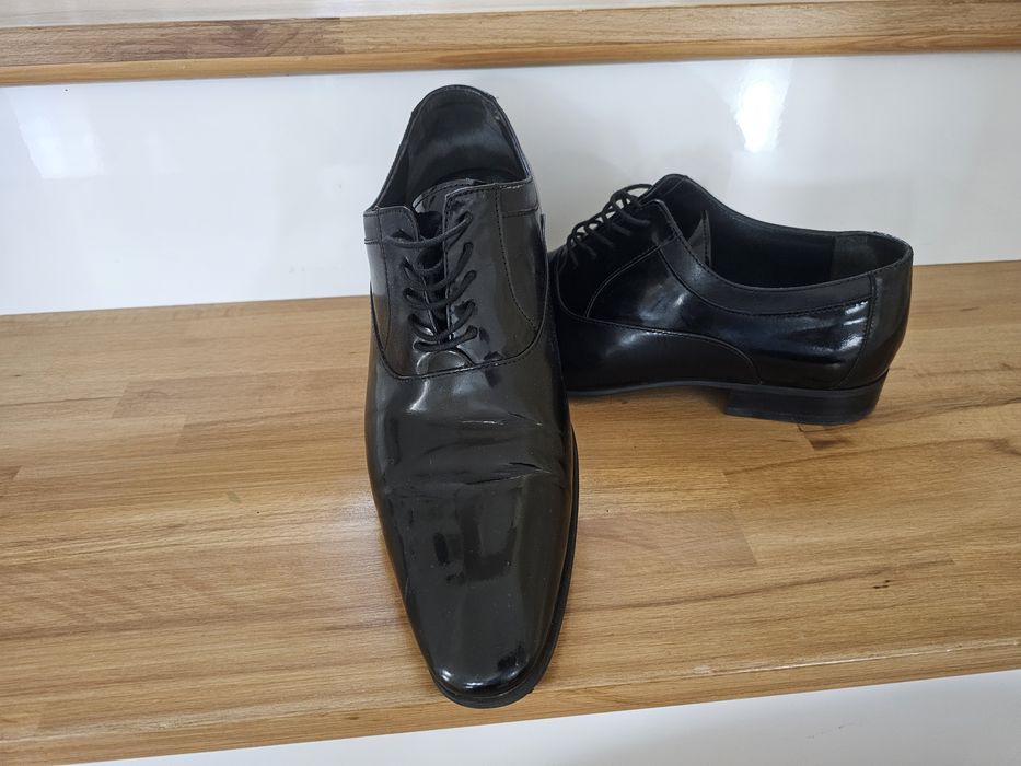 Vând pantofi eleganți 42