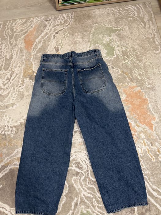 Bershka Oversized сини разкъсани дънки тип ,,Skater”