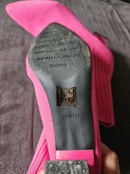 Дамски боти с еластичен ботуш