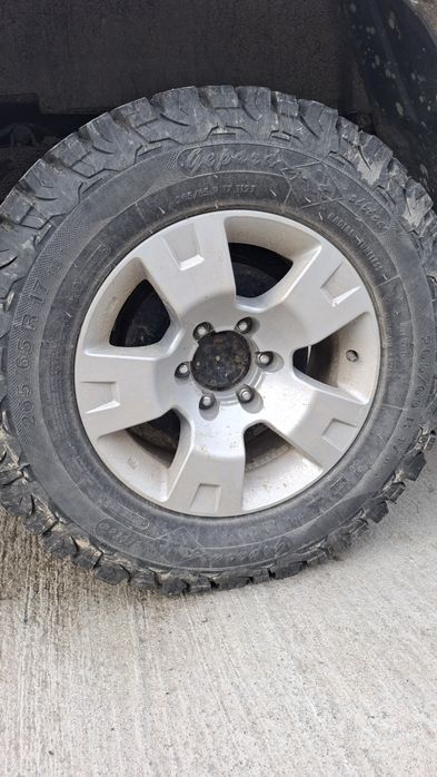 Vand roti cu caciucuri noi