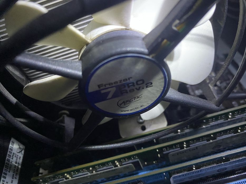 PC i5 2500 3.3Ghz / RX 460 4GB / 12GB RAM / SSD 240GB