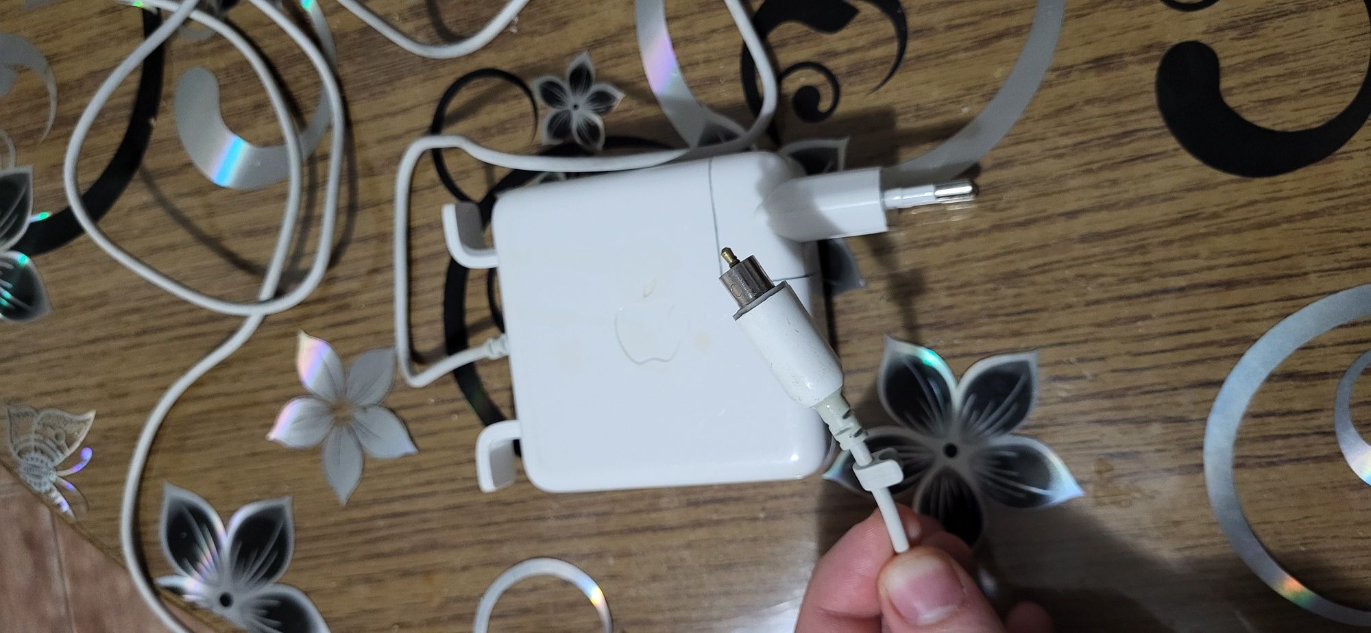 Incarcator Macbook 24.5 V 2.65 A 65W mufa rotunda- Apple Japan